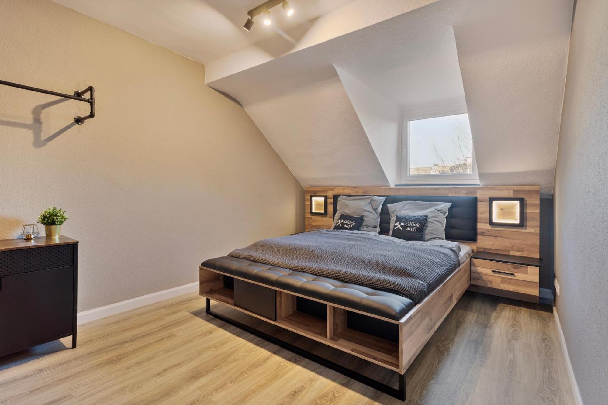Zeche Trifft By Cordis Sky Fuer Bis Zu 4 Personen 5 Minuten Zur Messe Oder Hauptbahnhof Apartment Essen