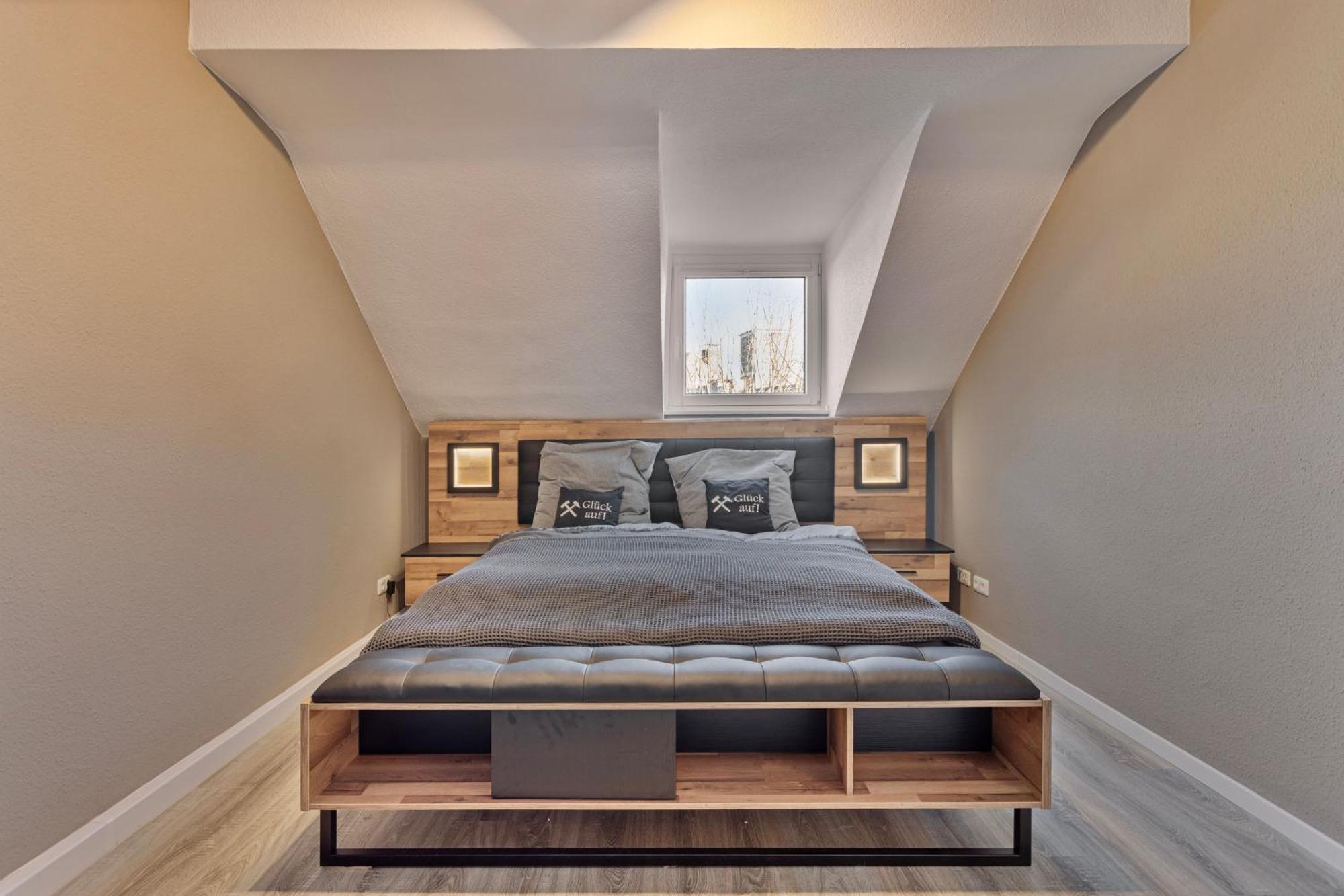 Apartment Zeche Trifft By Cordis Sky Fuer Bis Zu 4 Personen 5 Minuten Zur Messe Oder Hauptbahnhof Essen